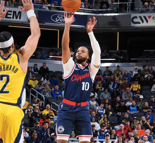 快船半场追分难掩步行者三分火力全开，内史密