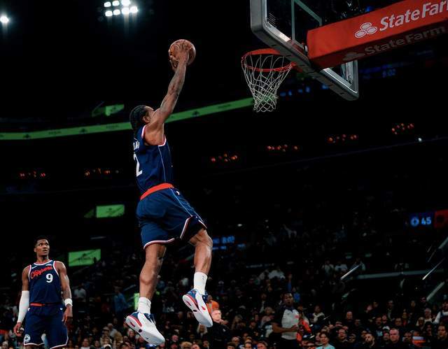 快船半场追分难掩步行者三分火力全开，内史密