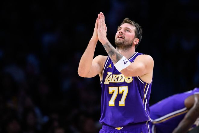 东契奇左腿筋二级拉伤 湖人季后赛希望破灭