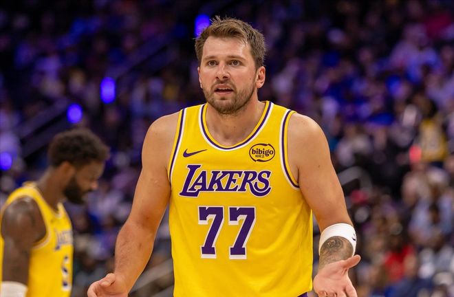 东契奇左腿筋二级拉伤 湖人季后赛希望破灭