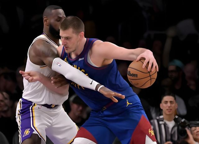 NBA常规赛收官战：雷霆马刺争夺榜首 掘金湖人火