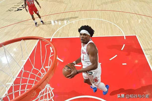 火箭8连胜终结76人三连败 阿门数据亮眼引关注