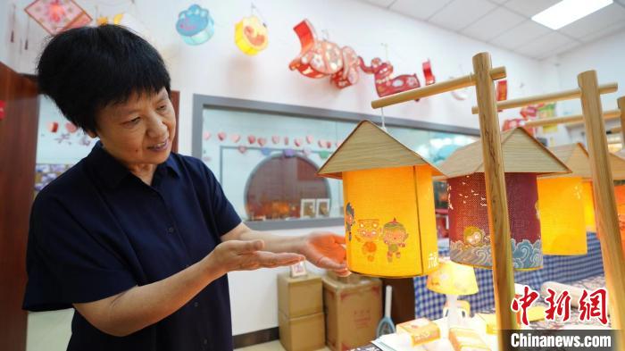 非遗传承人以硖石灯彩迎亚运 传统技艺绽放亚运